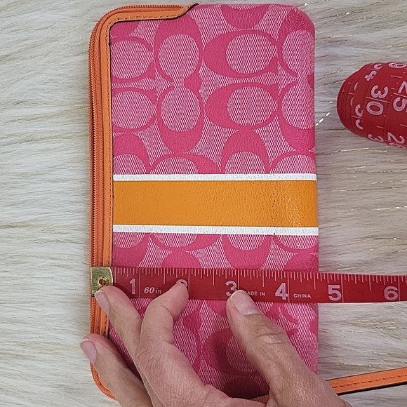 Coach Wristlet - Picture 8 of 9